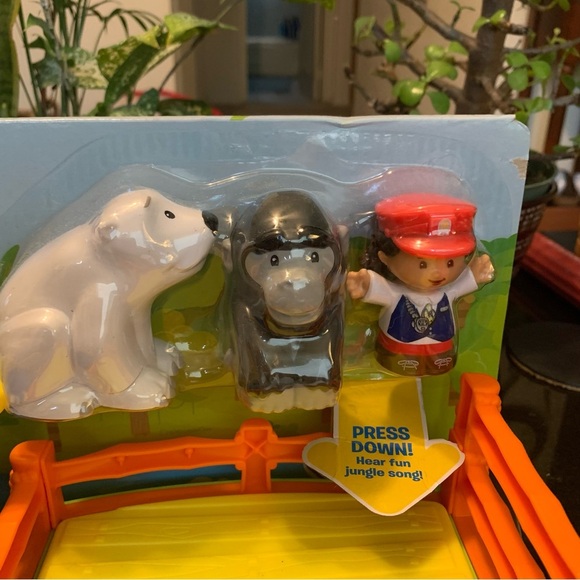 Fisher-Price Little People Choo-Choo Zoo Train - Blue, Green, Orange - Picture 3 of 7